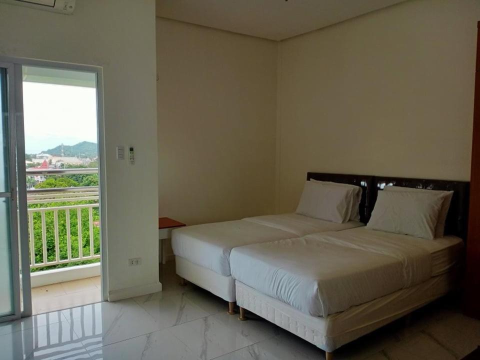 Centtro Residences Los Banos  Exterior photo