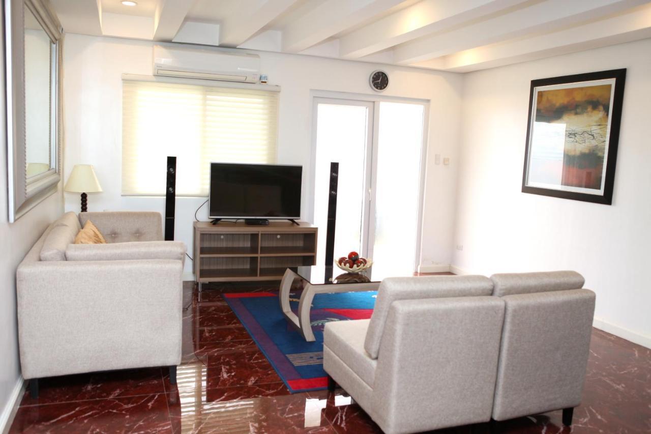 Centtro Residences Los Banos  Exterior photo